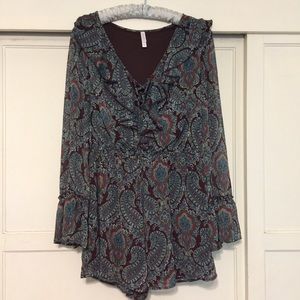 Long sleeve Xhilaration romper sz large never worn